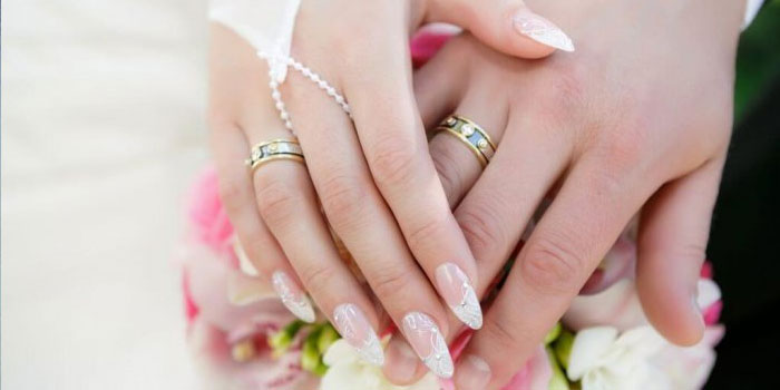 Fashionable Manicure For The Bride 2019